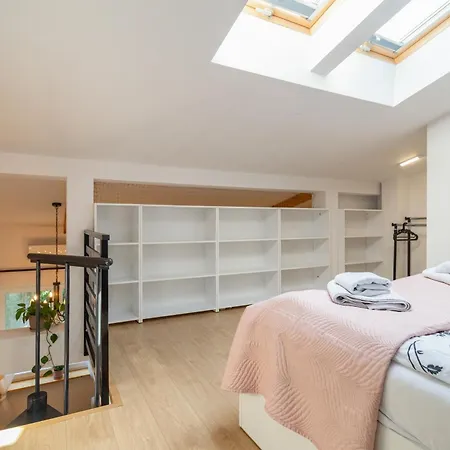 Lägenhet Charming 2-level Loft In Cracow